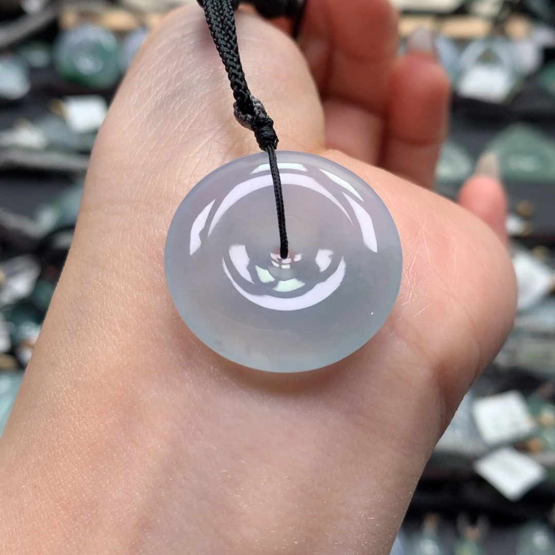 翡翠颈饰未镶嵌扣子