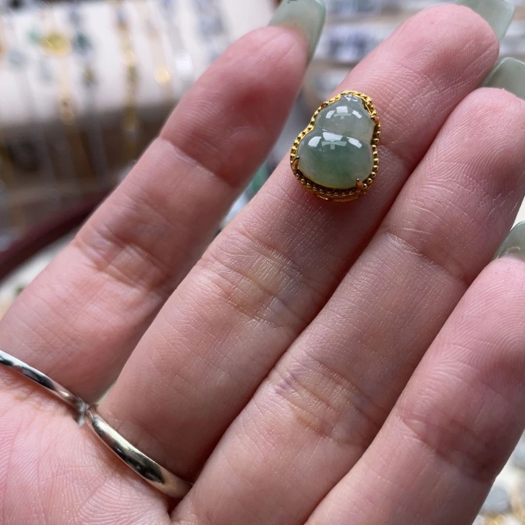 颈饰银S925镶嵌翡翠葫芦