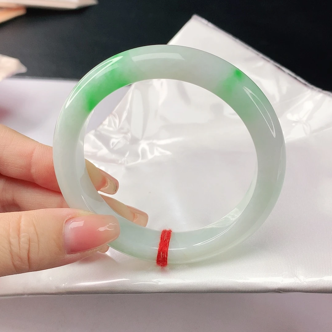 翡翠手镯未镶嵌翡翠624
