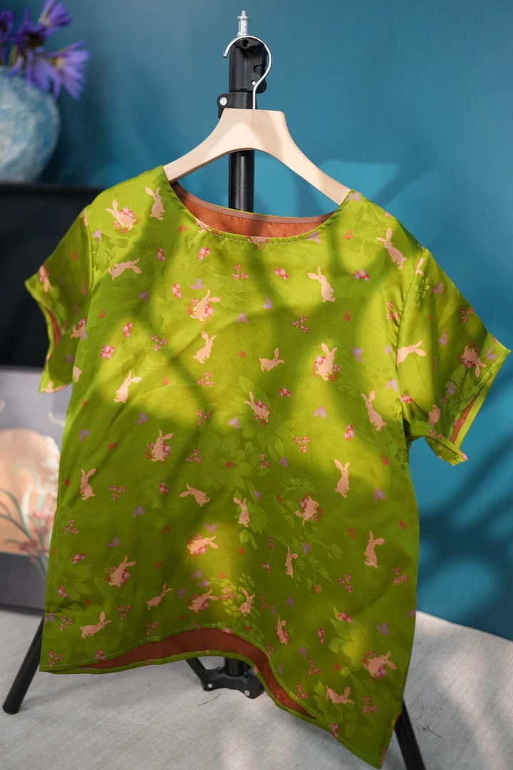 T062.绿色短袖女士