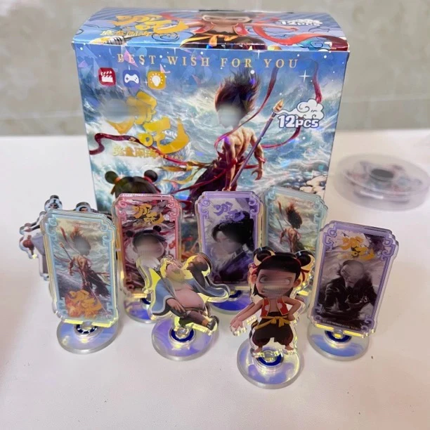 哪吒新款桌面款哪吒旋转立牌亚克力镭射爆闪桌面摆件盲袋拆拆乐