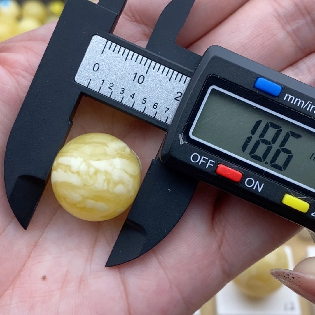 蜜蜡未镶嵌裸石瓷白妖花珠子