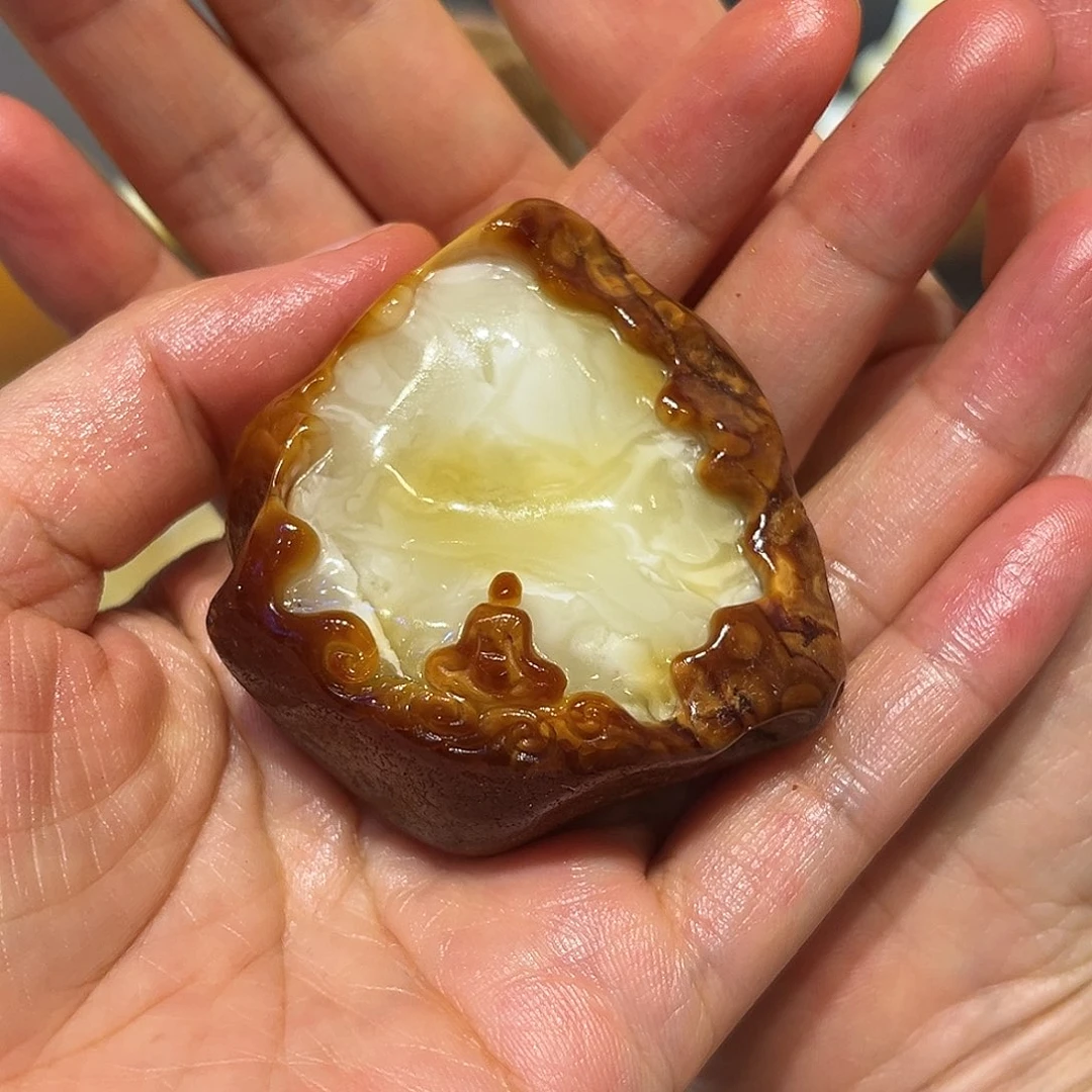 琥珀未镶嵌颈饰吊坠