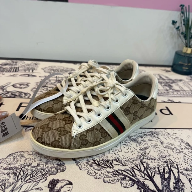 95新 GUCCI/古驰 古驰老花帆布板鞋 码数35 YSC0525