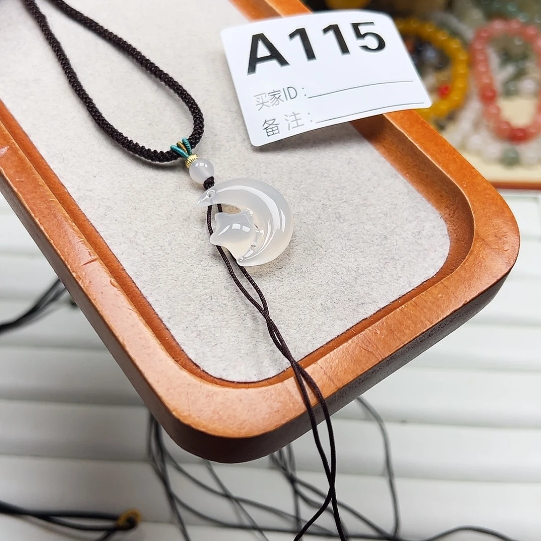 果***平玛瑙/玉髓合金颈饰