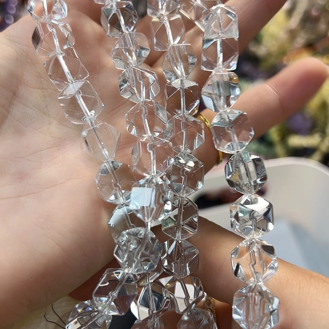 玛瑙/玉髓合金珠宝半成品白水八菱切。一条