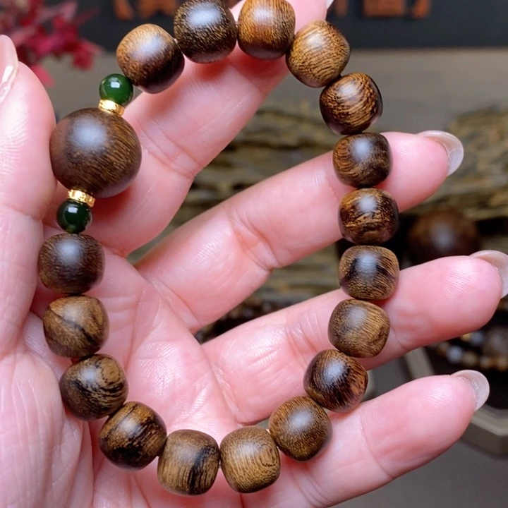沉香手串越南芽庄白棋楠瘤疤1.0➕绿棋瘤疤单珠