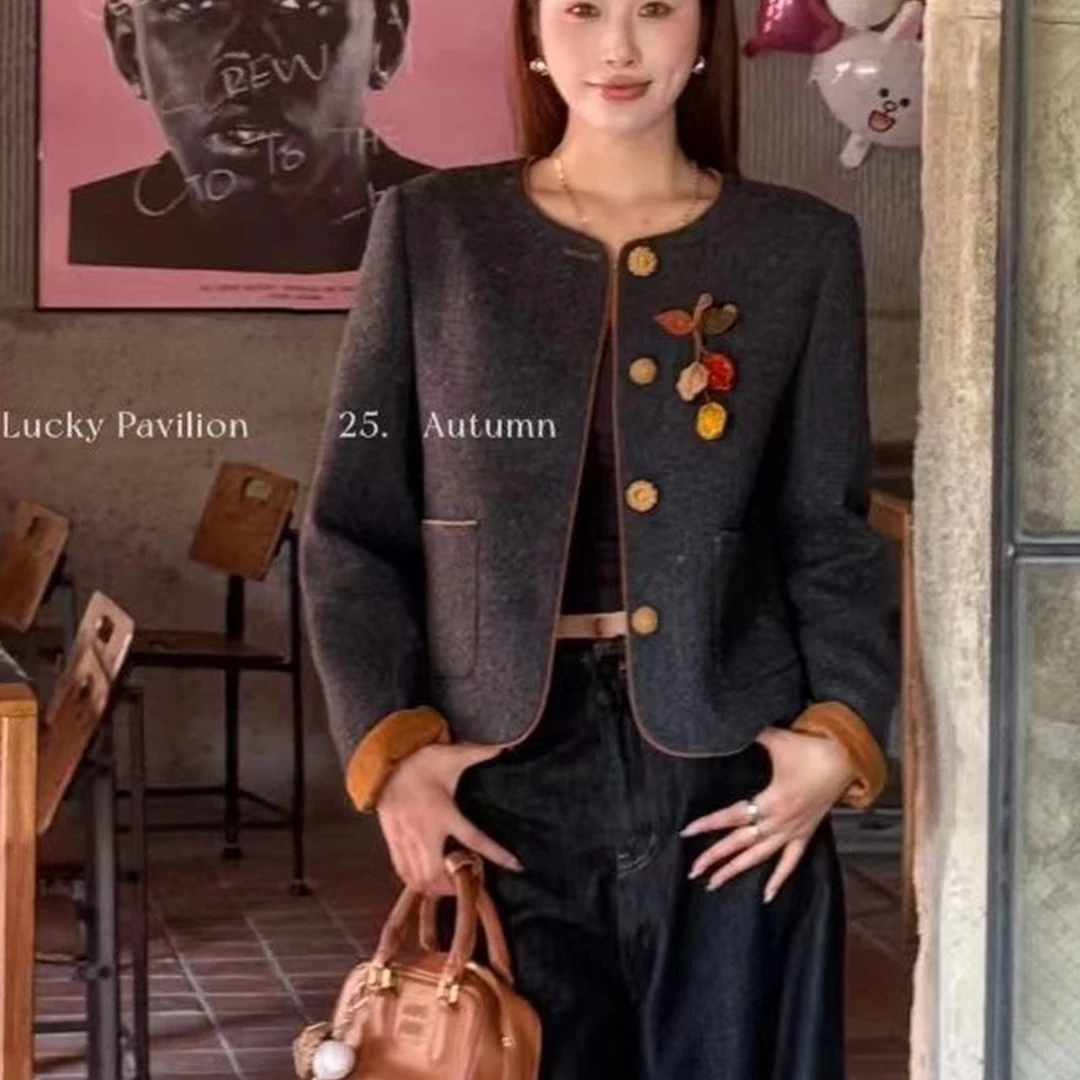 拉夏贝尔2025秋季新款圆领包边羊毛呢外套女短款修身呢料上衣潮