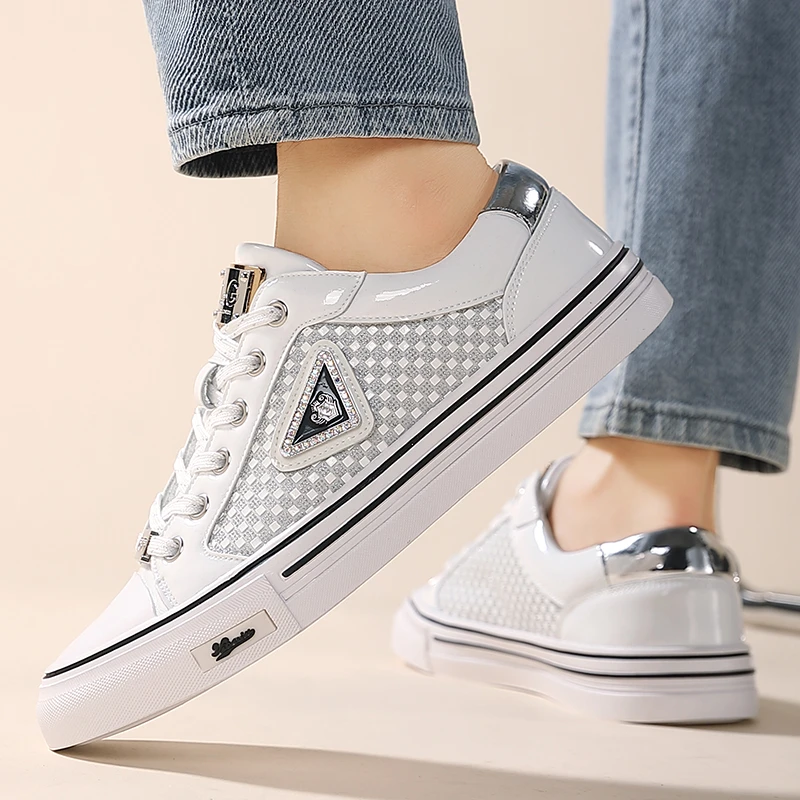 夏季透气情侣小白鞋100