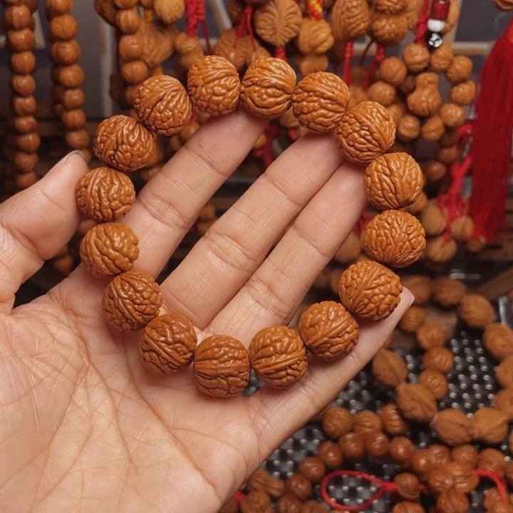 木质类龙纹桃枭挂件