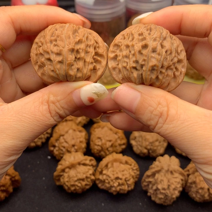 文玩核桃吊坠磨盘