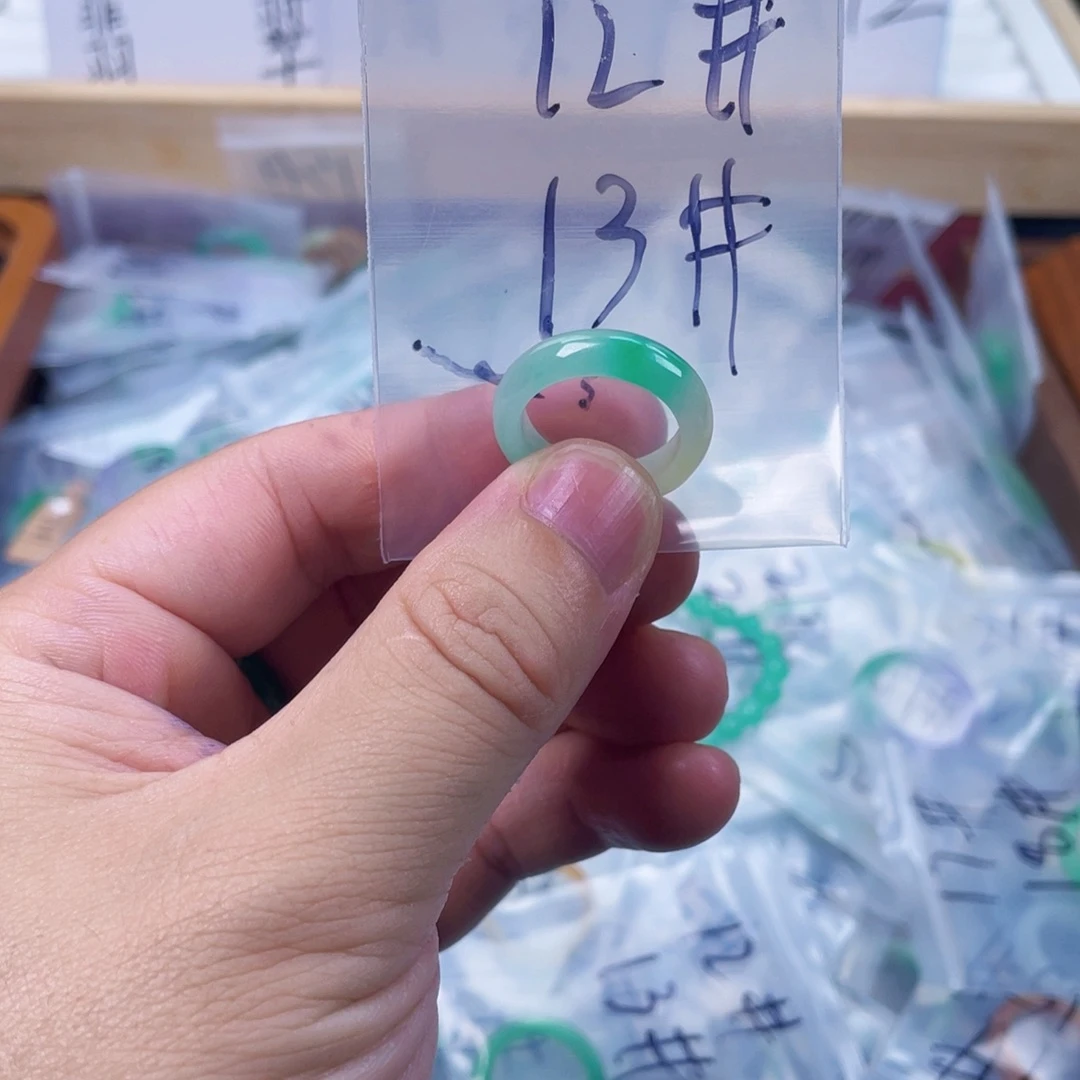 翡翠未镶嵌戒指00