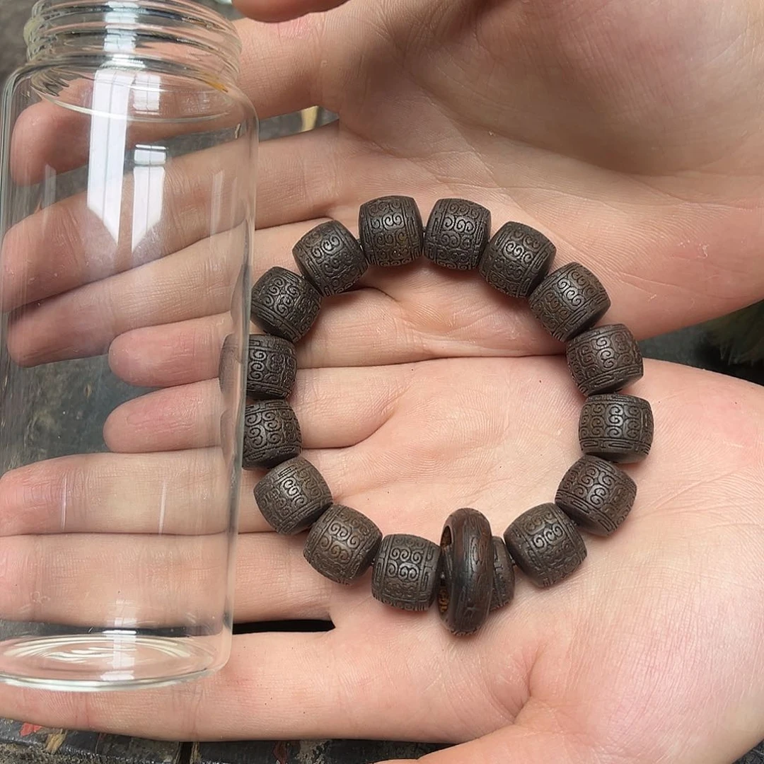 大叶紫檀（黑酸枝木类）