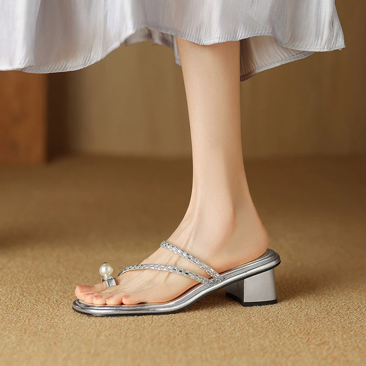 轻奢鞋子时尚仙女风网红爆款！夏季外穿女鞋，粗跟一字带露趾沙滩鞋