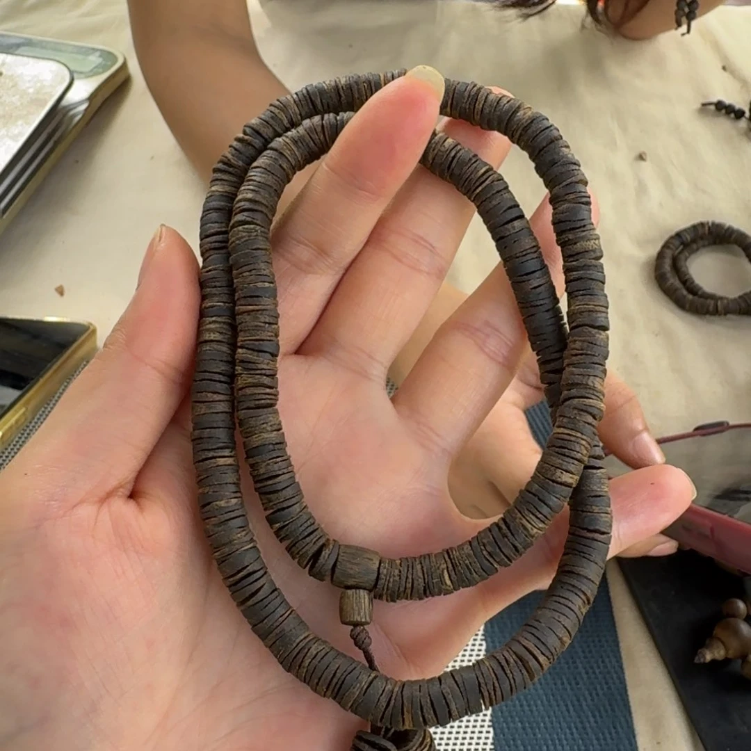 沉香碎屑沉香绿奇楠沉水多圈约0.7多样性发一条