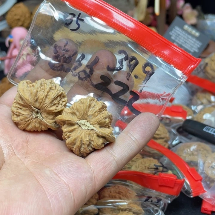 文玩核桃把件z*Z红宝石