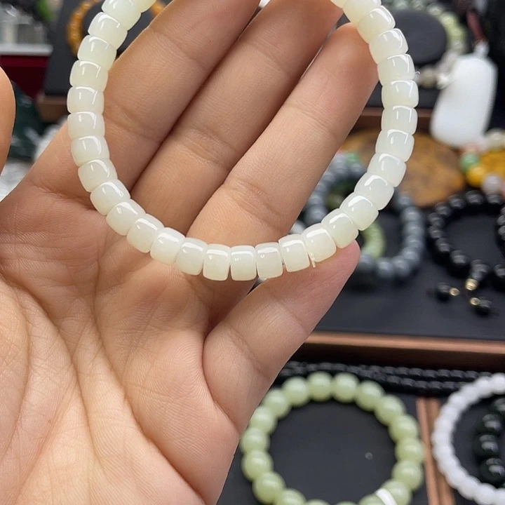 和田玉未镶嵌手串
