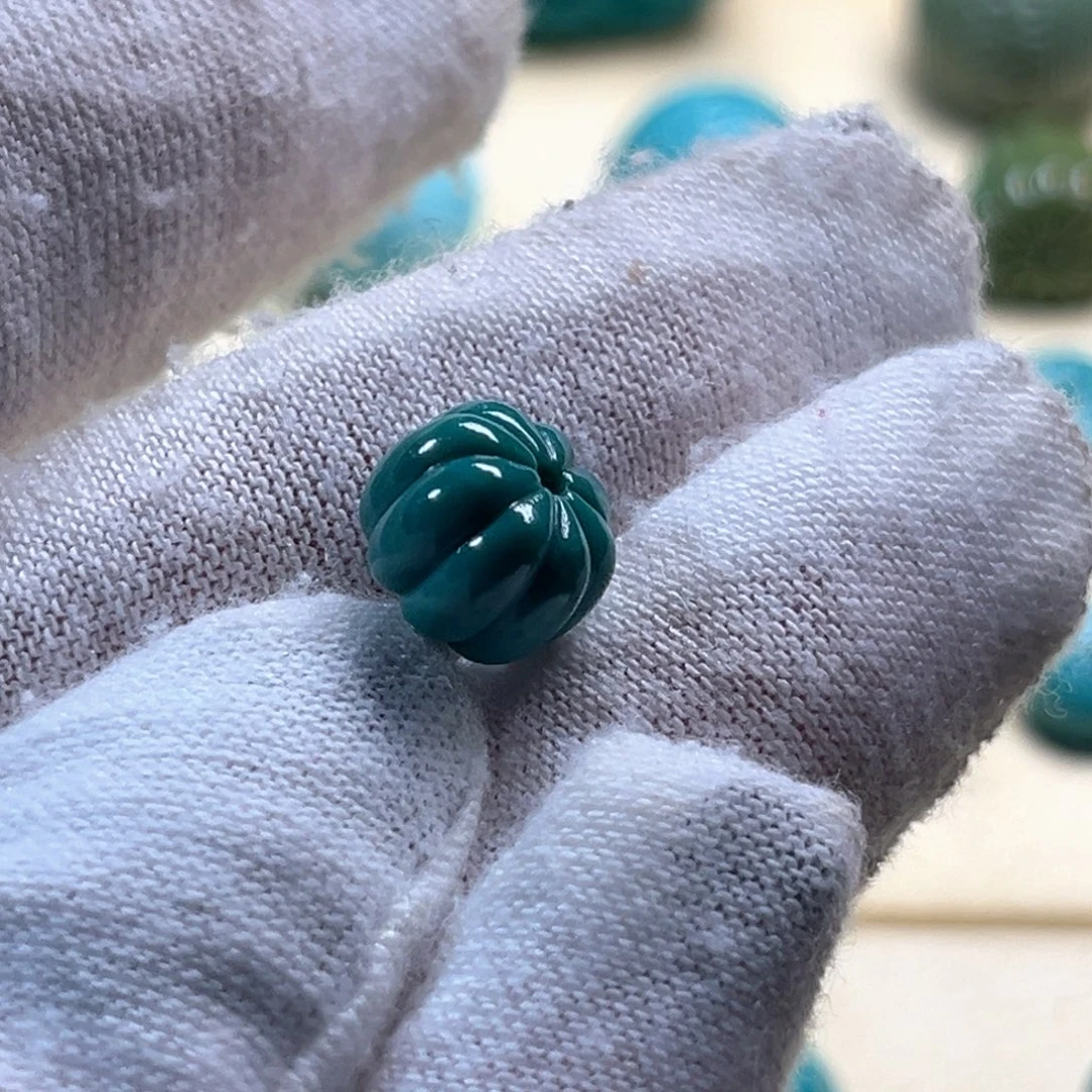 二****绿松石未镶嵌瓜珠