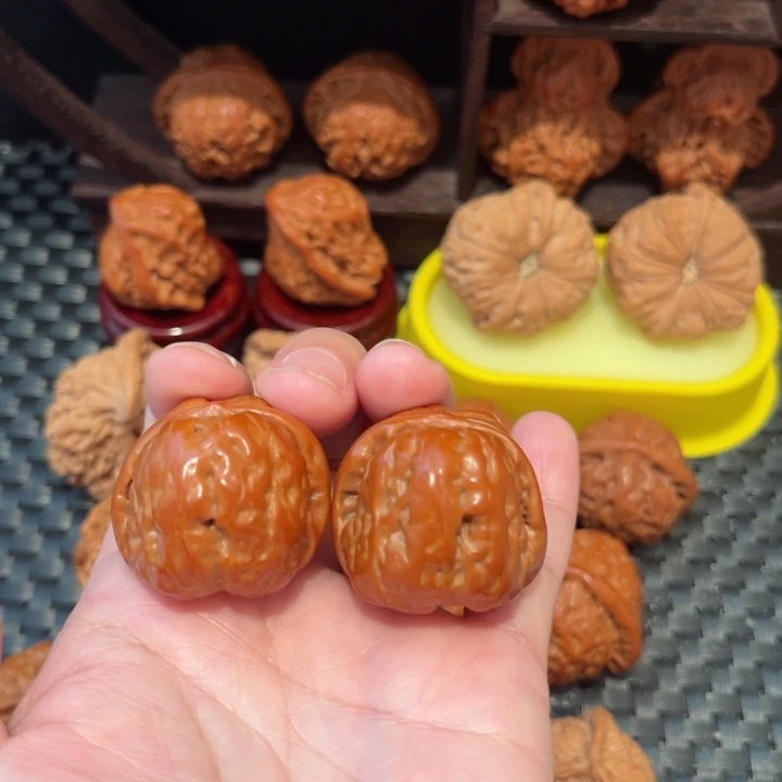 文玩核桃把件爱***人蛤蟆头