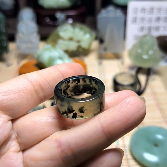 醉***5蛇纹石玉未镶嵌颈饰