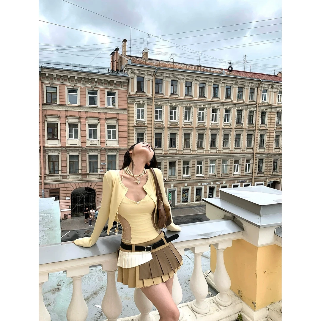 视觉小腰假两件蕾丝吊带背心+修身开衫针织外套女百褶半裙三件套