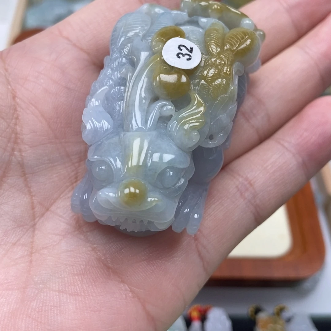 有***神翡翠未镶嵌颈饰飞天貔貅挂件