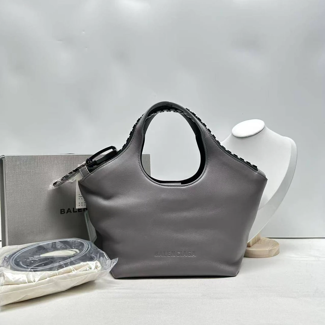 胖虎佳佳/巴黎世家/95新/公价0/箱包/斜挎包/31B2501130233