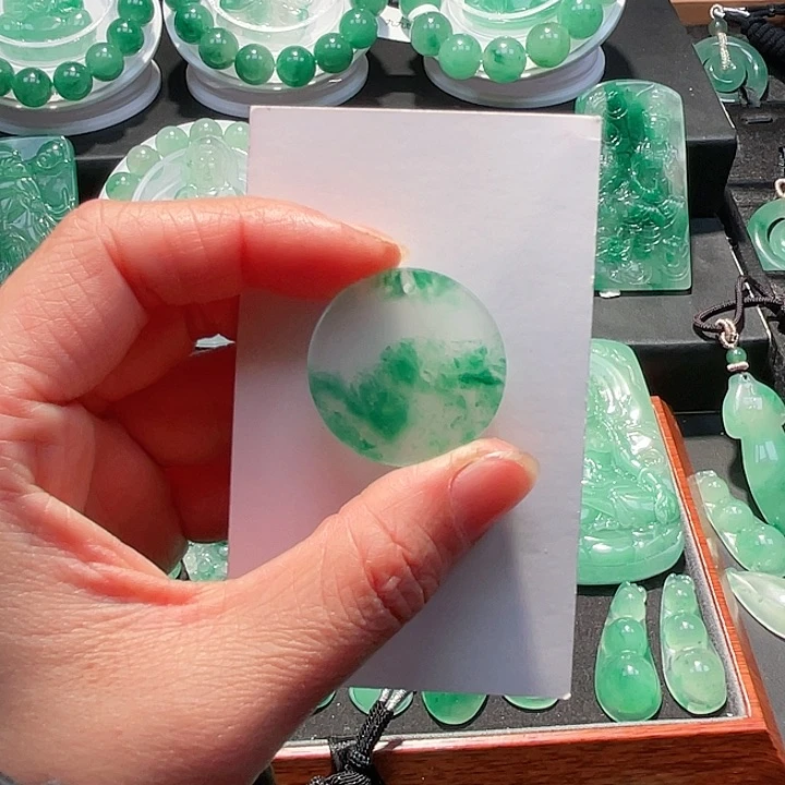 石英质玉吊坠未镶嵌