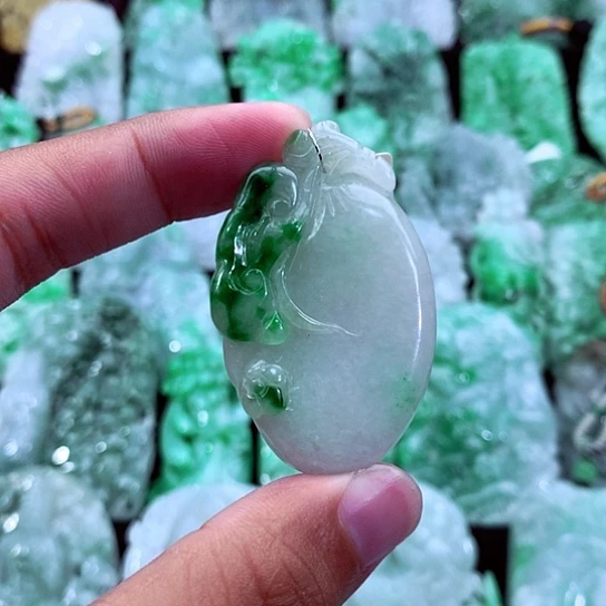 吊坠(不含链)未镶嵌翡翠