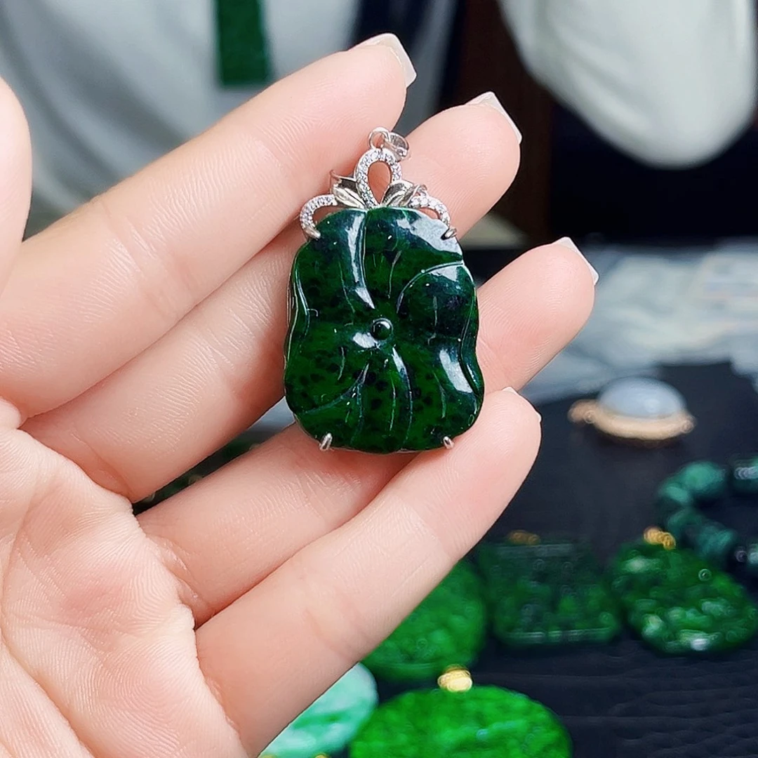 颈饰银S925镶嵌翡翠多样性