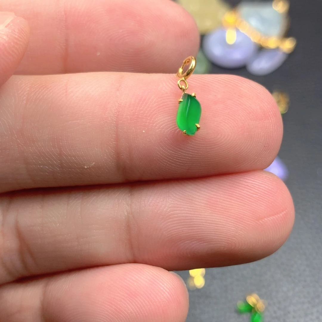【闪购商品】颈饰18K金镶嵌翡翠翡翠
