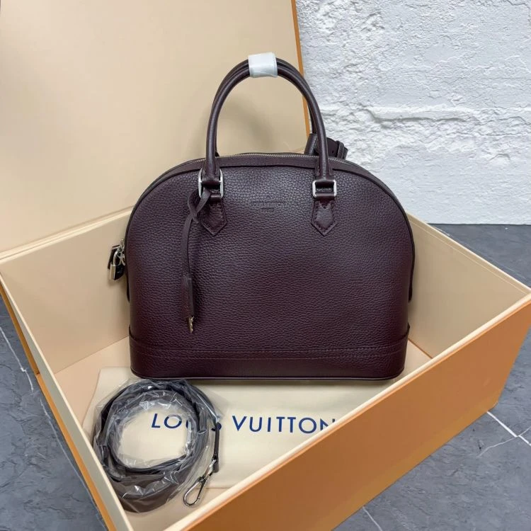 95新/路易威登/C8873953379/[1026B0003]