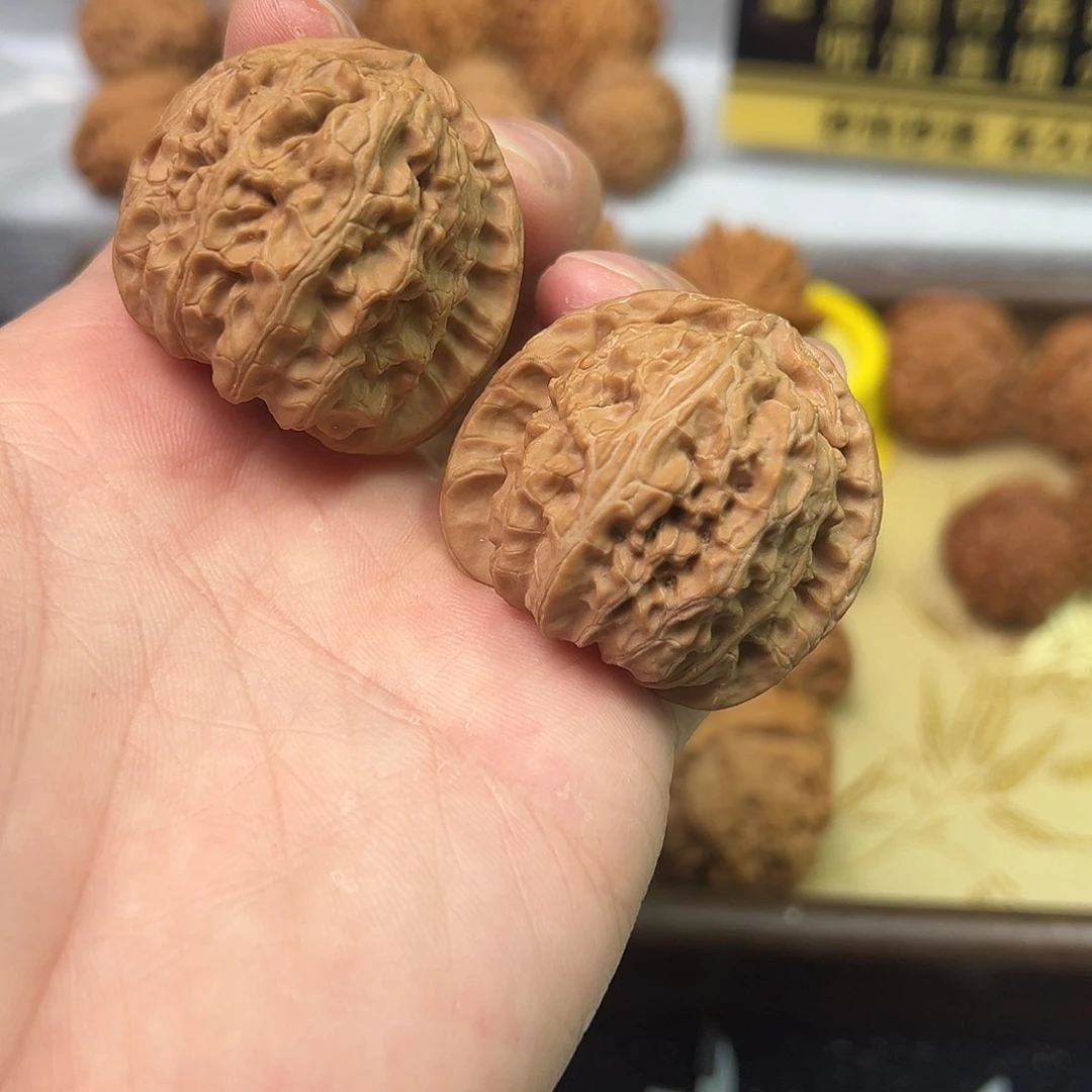 把件文玩核桃全品白狮子40/42