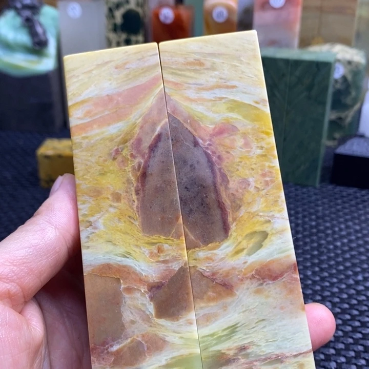 云南石山***人青田石印章石