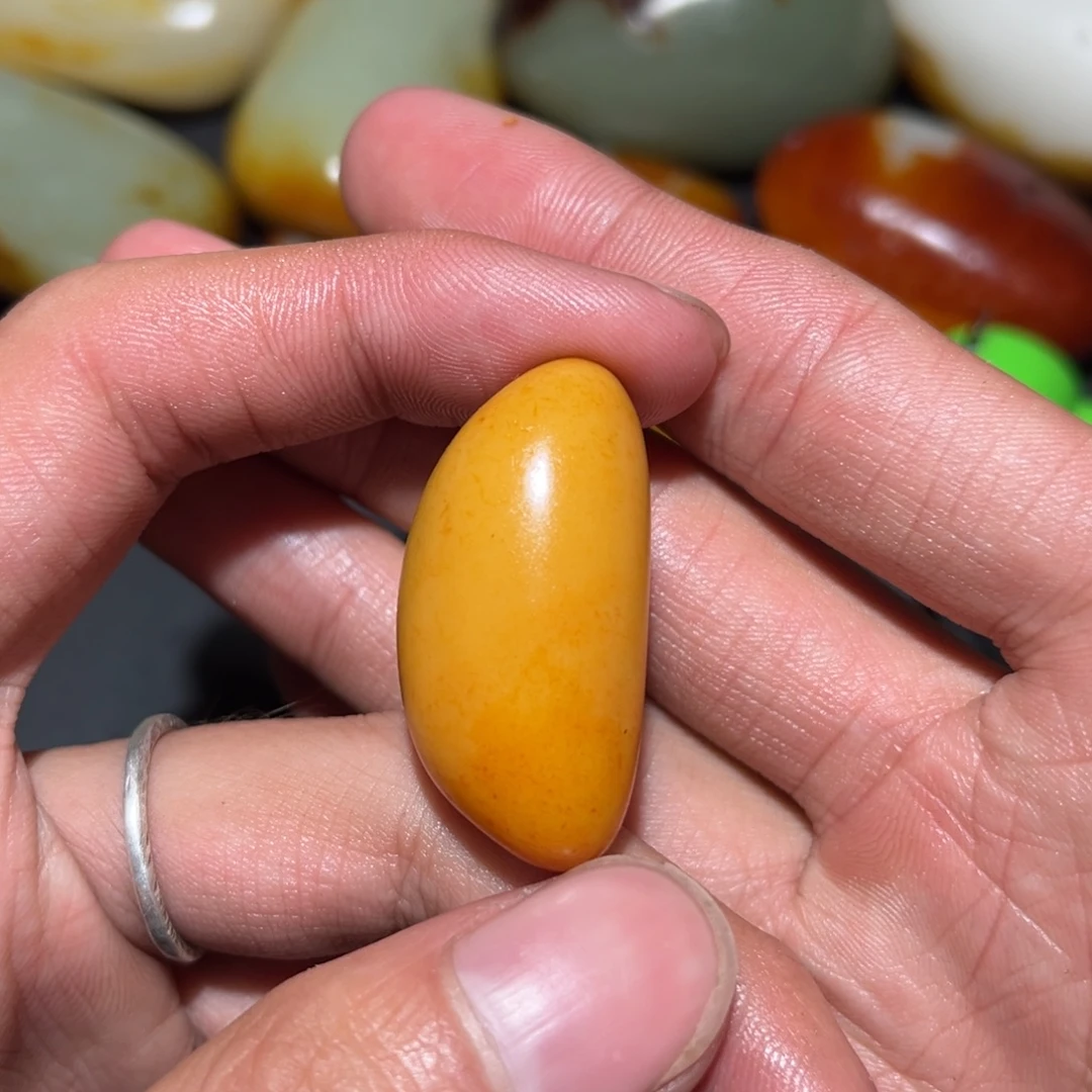 和田玉未镶嵌珠宝奇石