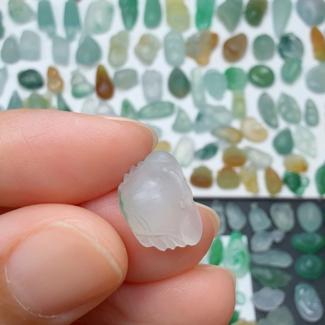 定制翡翠未镶嵌螃蟹