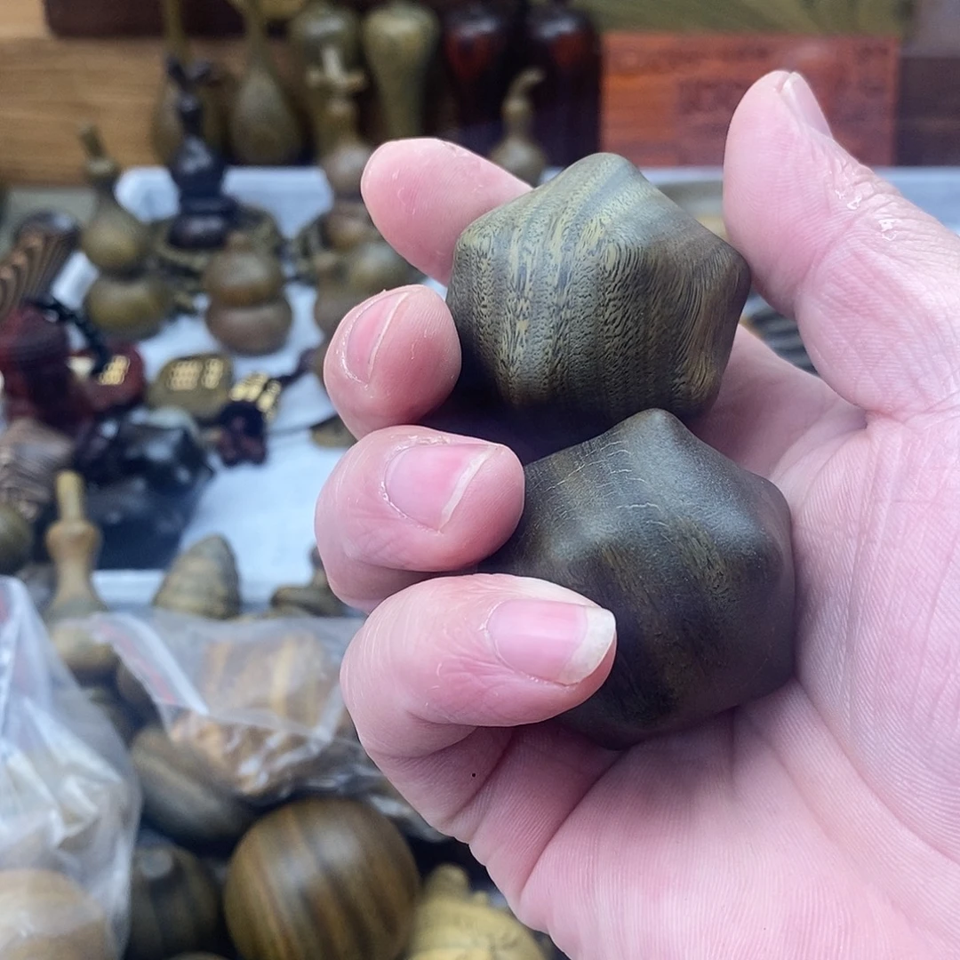 C***i香榧木阿根廷绿檀手把件