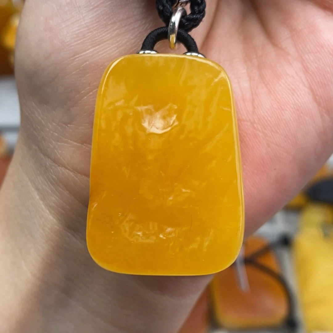 琥珀吊坠(赠链)未镶嵌