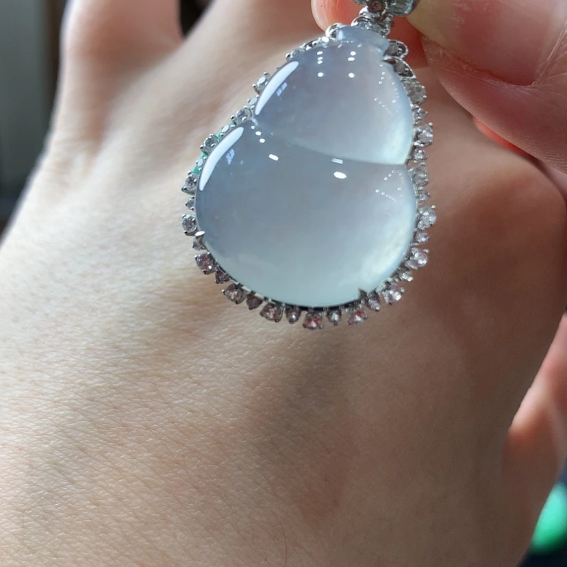 【闪购商品】吊坠(不含链)18K金镶嵌翡翠葫芦