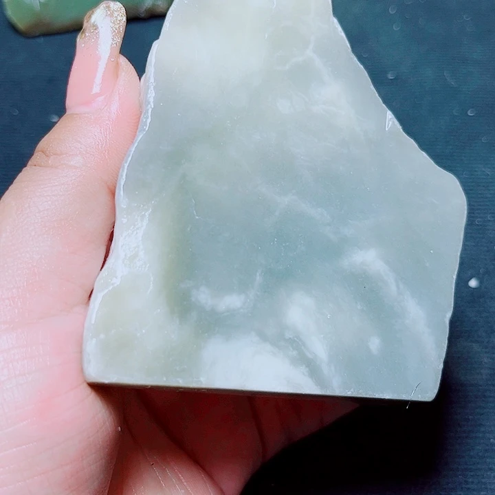 和田玉（糖玉）未镶嵌珠宝奇石