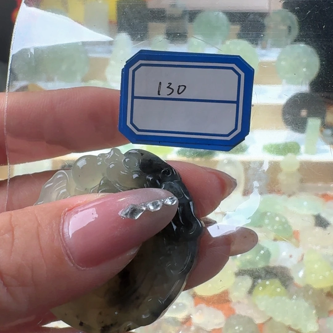 岫玉未镶嵌颈饰精美礼品