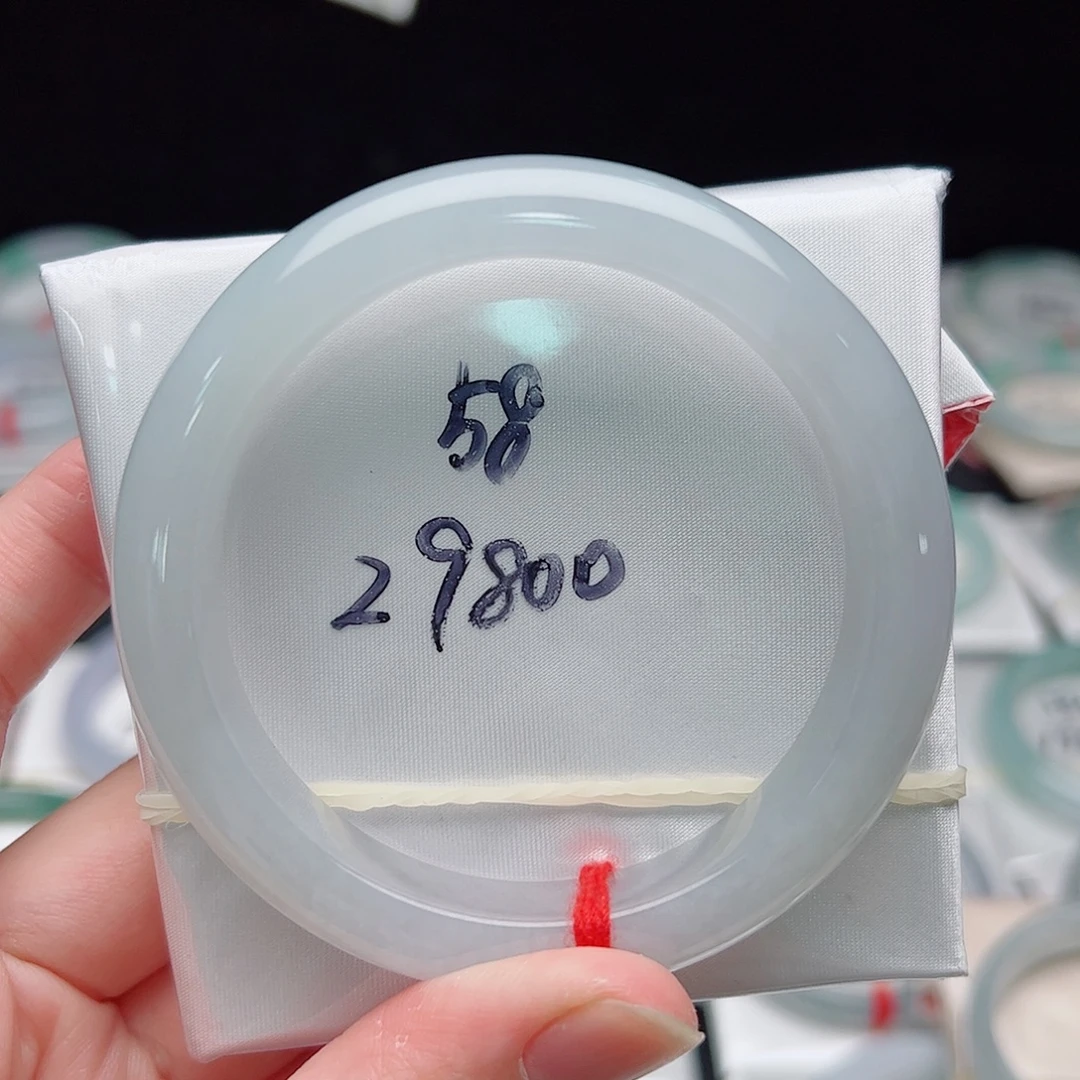 翡翠未镶嵌手镯A货