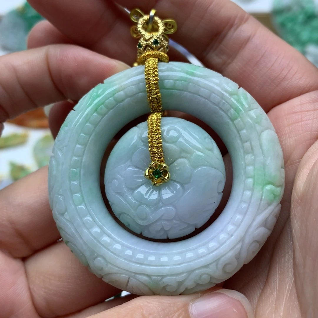 翡翠未镶嵌颈饰翡翠