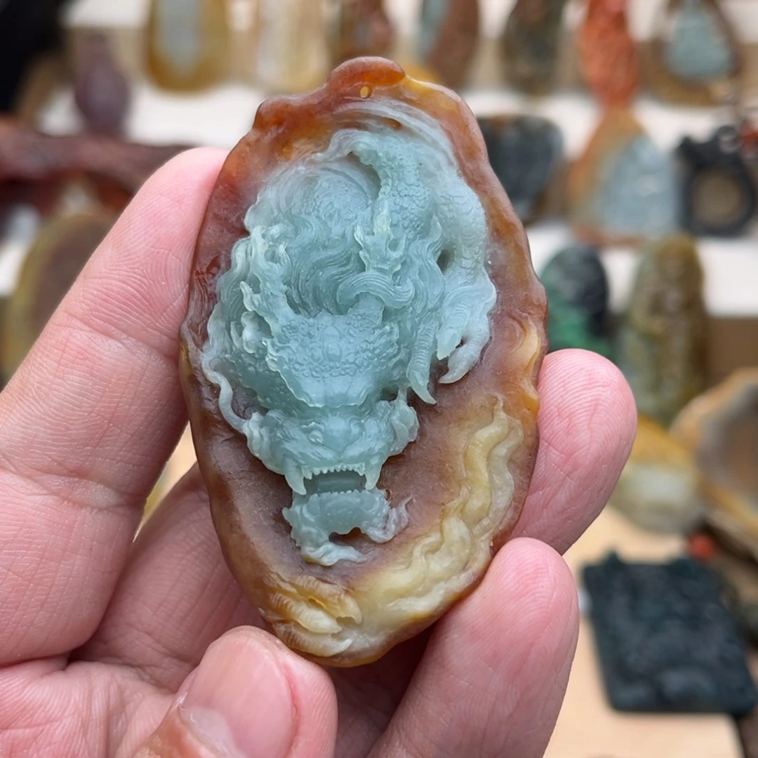 【闪购商品】颈饰未镶嵌翡翠突***?