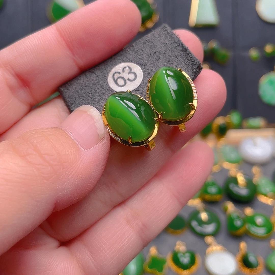 和田玉18K金镶嵌耳饰