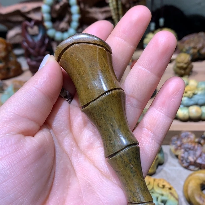 未镶嵌岫岩河磨玉（透闪石质玉）把件