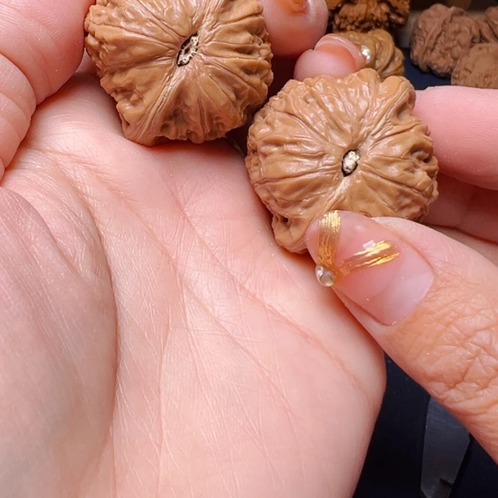 文玩核桃吊坠铁锤妹妹35.5