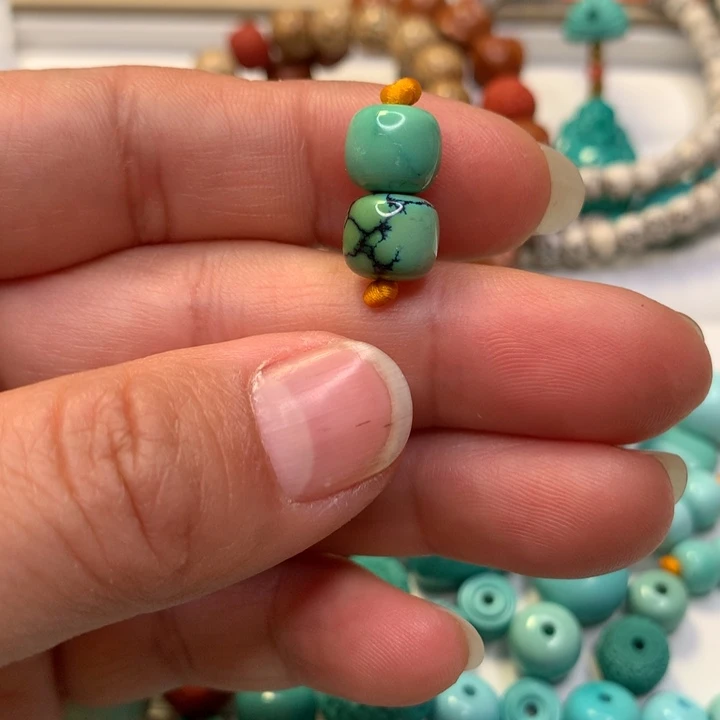 绿松石未镶嵌颈饰