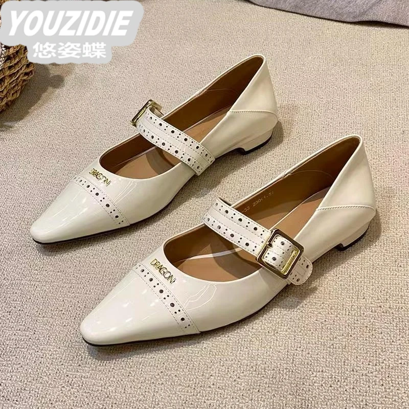 2025春夏新款复古尖头雕花皮鞋女真皮一字扣带真皮粗跟玛丽珍单鞋