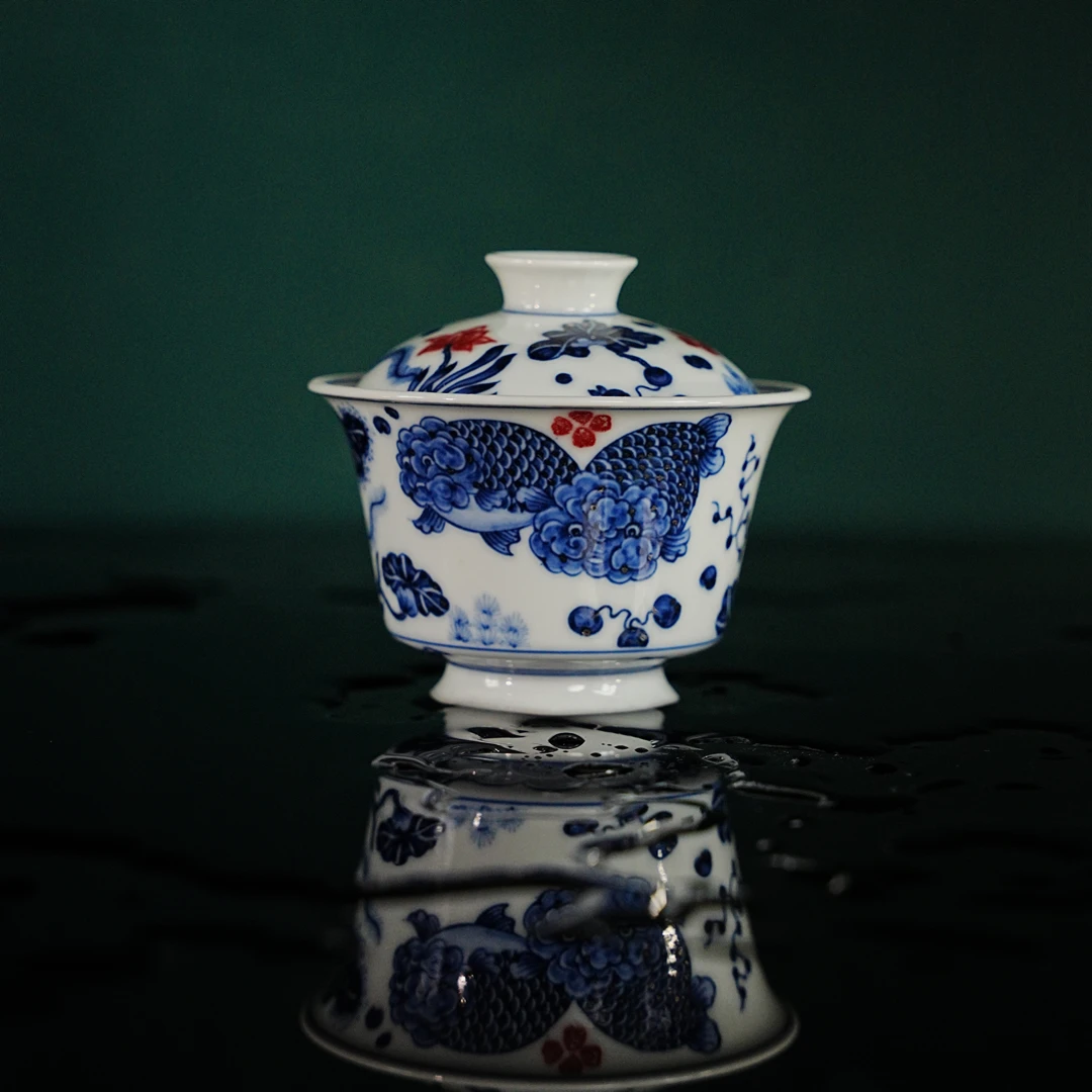 阳春白雪鸿运当头釉里红马蹄盖碗
